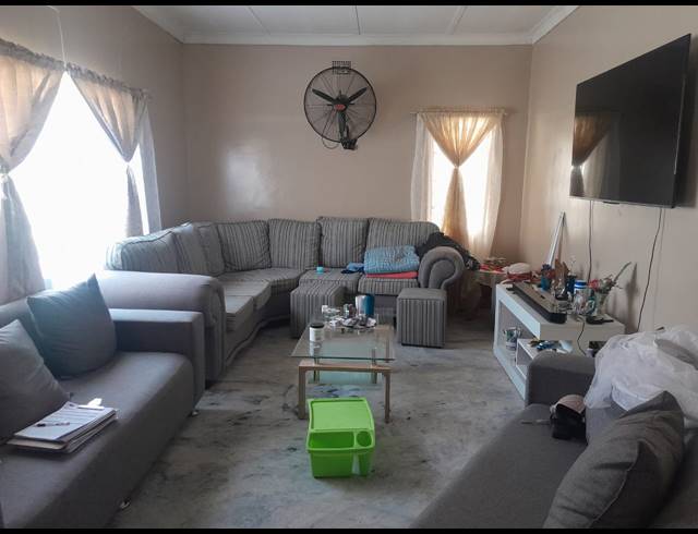 3 BEDROOM HOUSE FOR SALE IN OOS EINDE